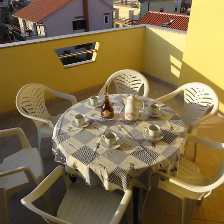 Апартаменти Sestan Задар