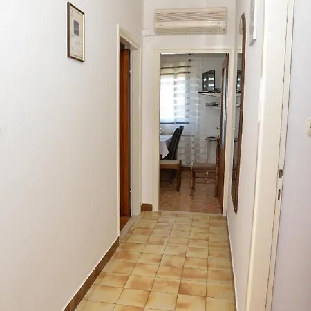 Sestan Апартаменти