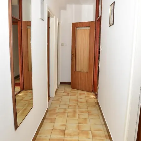 Sestan Апартаменти