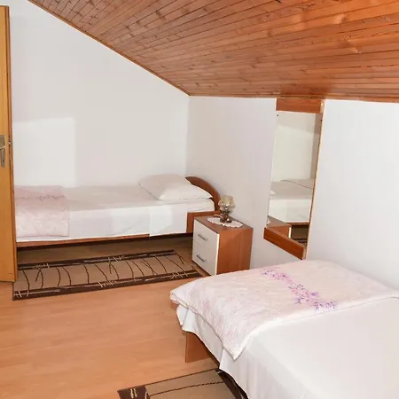 Sestan Apartmán *