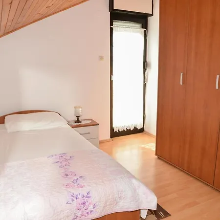 Apartment Sestan *